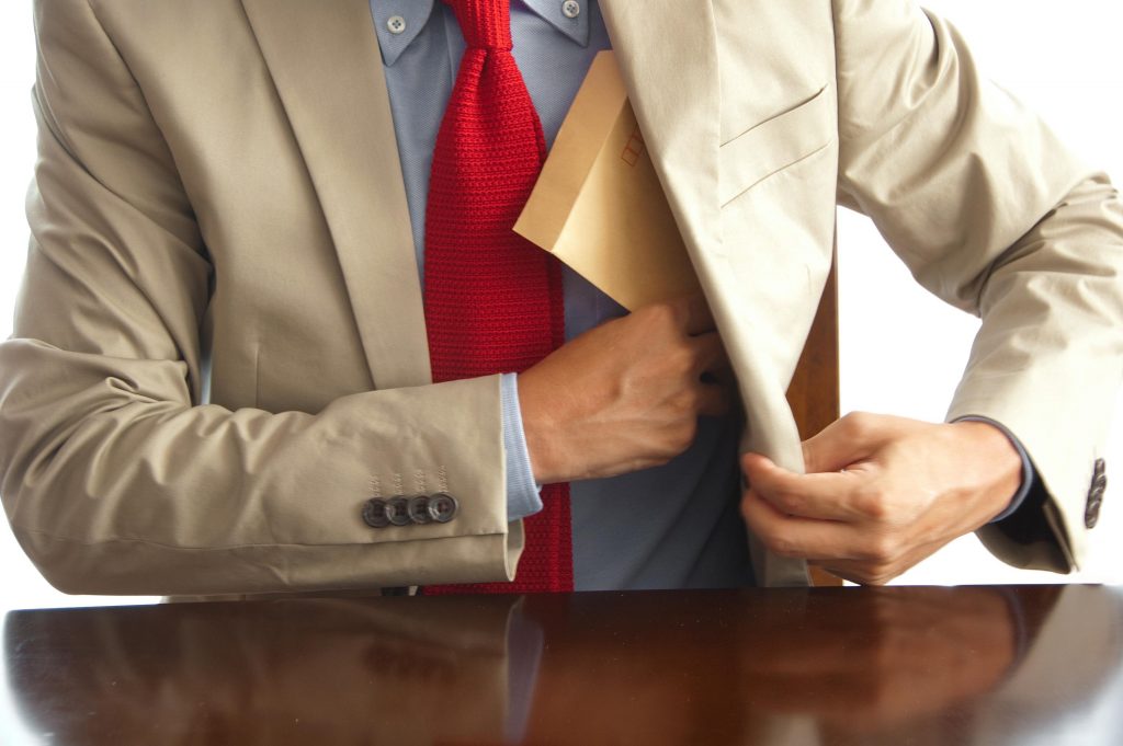 Richard Gomez Allegedly Involved With Fraudulent Company on silverlaw.com